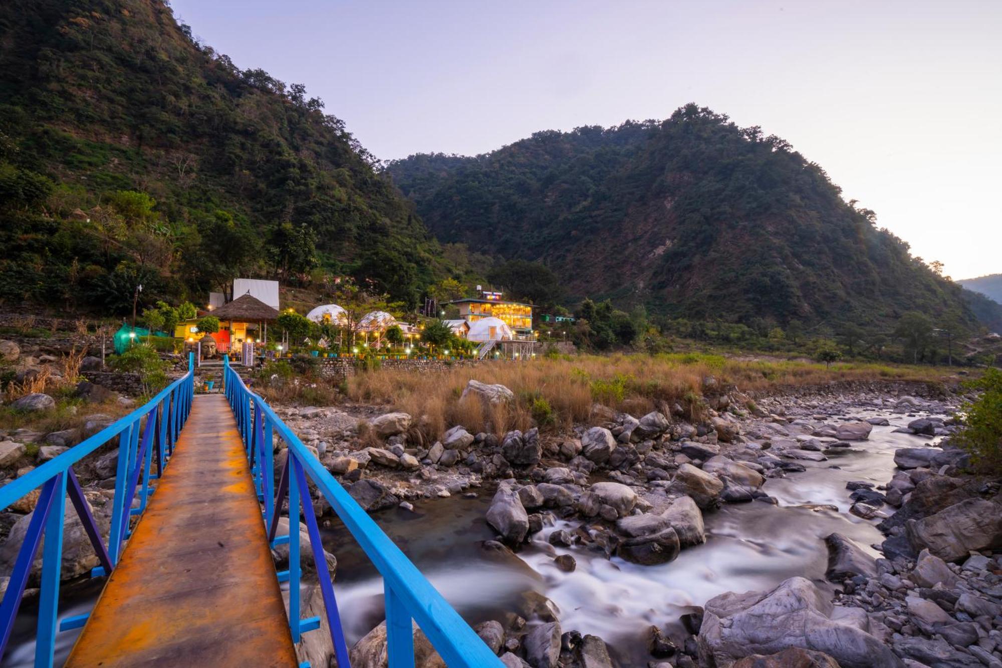 Gostops Dehradun, Maldevta Luaran gambar